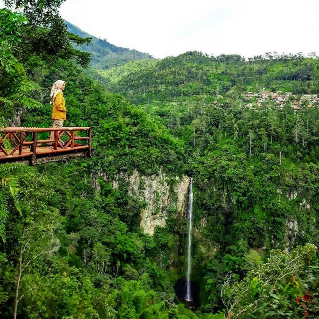 Wisata Alam Air Terjun Kali Pancur di Semarang Atas yang Megah - Badan