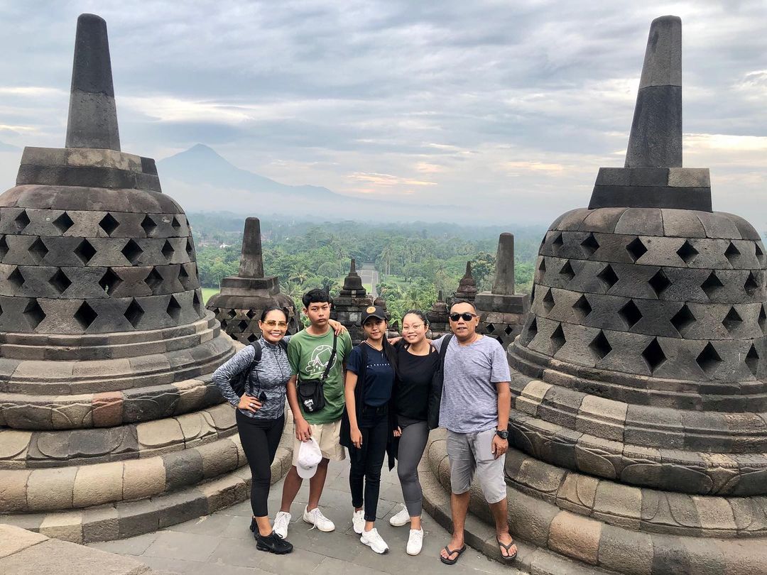 Borobudur candi Seru Banget!