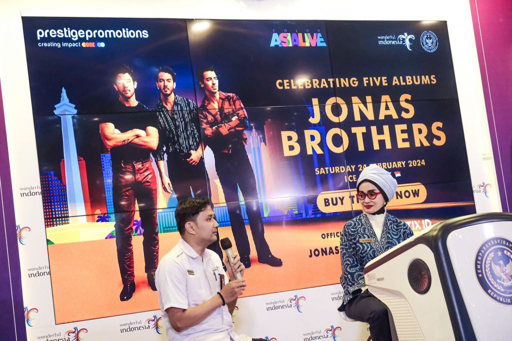 Dukung celebrating five albums jonas brothers